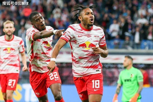 冯莱重返上海男篮 与费雷尔成新赛季外援搭档