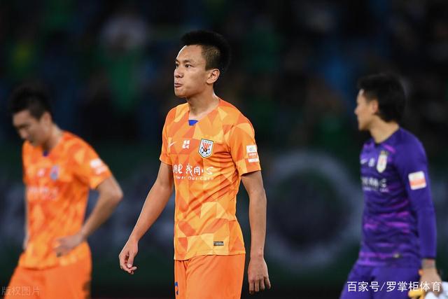 阿劳霍抵达巴萨总部即将续约 新合同2031年到期